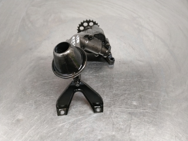 Bomba de óleo 6061810801 MERCEDES