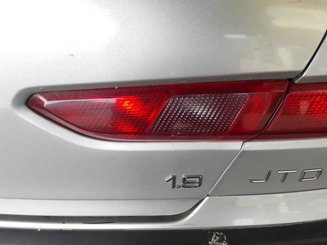 Luz traseira direita interna para Alfa Romeo 156 1.9 JTD 16V 192A5000 60620138