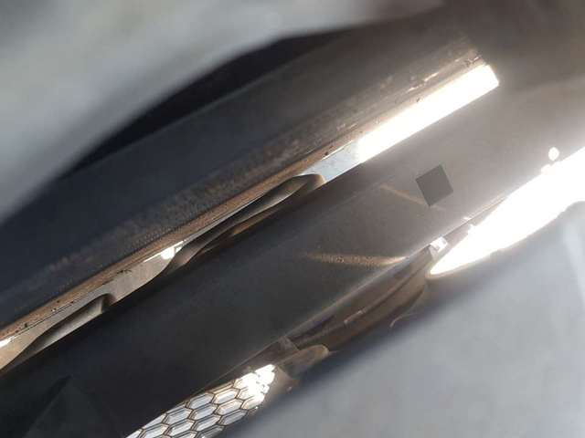 Suporte inferior do radiador (painel de montagem de fixação das luzes) 60693960 Fiat/Alfa/Lancia