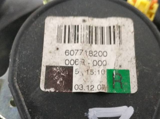 607718200 MERCEDES Ремень безопасности передний правый купить в Житомир