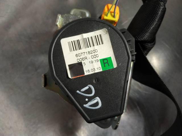 607718200 MERCEDES Ремень безопасности купить в Хмельницкий
