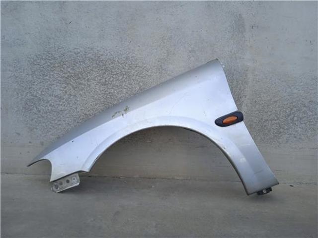 Pára-lama dianteiro esquerdo 6101327 OPEL