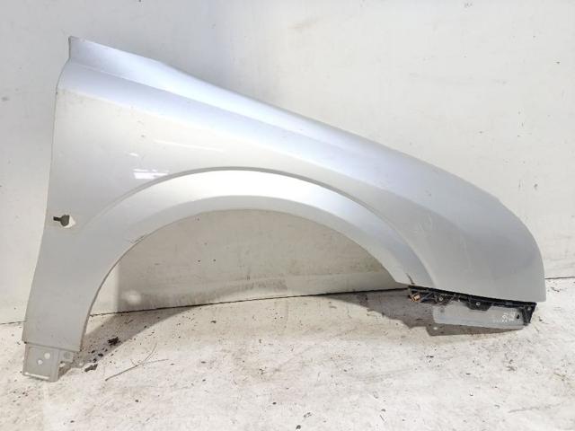 Pára-lama dianteiro direito 6102338 OPEL