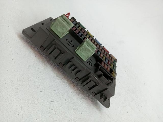61136906600 BMW Блок предохранителей задний салонный купить в Винница