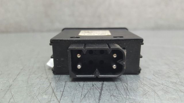 61311384480 BMW Кнопка включения обогрева заднего стекла купить в Тернополь