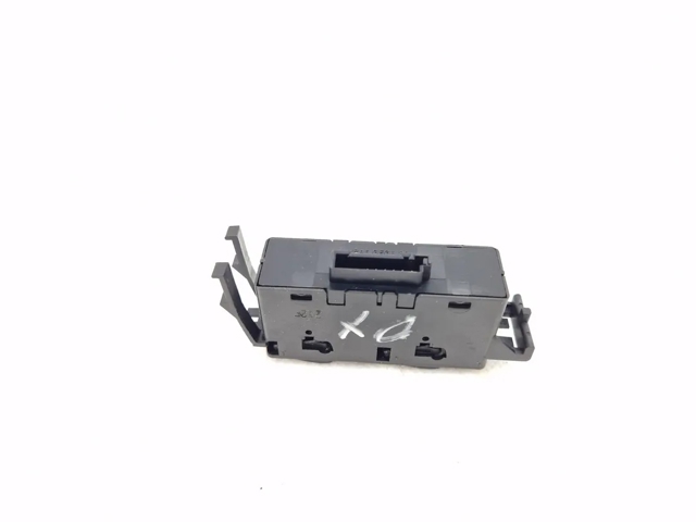61316902179 BMW Кнопка стеклоподъемника передняя купить в Винница