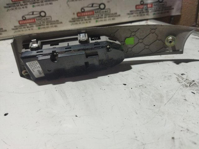 BMW 61316951904 Кнопочный блок управления стеклоподъемником передний левый в наличии Черкассы