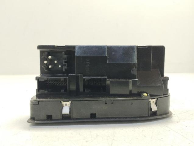 BMW 61318360447 Кнопочный блок управления стеклоподъемником передний левый в наличии Днепр