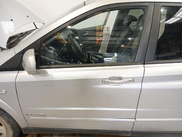 Porta dianteira esquerda SsangYong Actyon