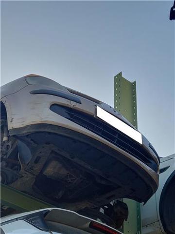 Pára-choque dianteiro 620222047R Renault (RVI)