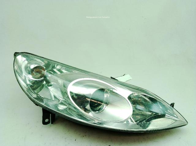 620692 PEUGEOT Правая фара купить в Кривой Рог