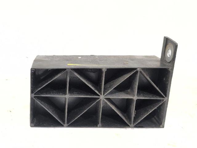 620933842R RENAULT Кронштейн усилителя переднего бампера купить в Украина