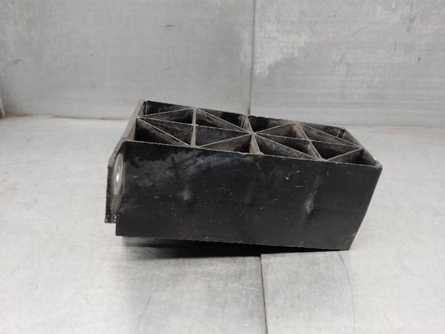 620933842R RENAULT Кронштейн усилителя переднего бампера купить в Харьков