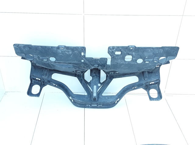 620935704R Кронштейн решетки радиатора купить Киев