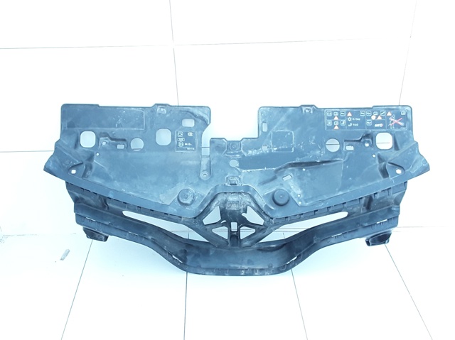 RENAULT 620935704R Кронштейн решетки радиатора в наличии Житомир