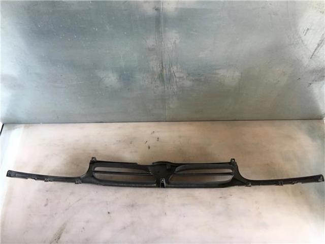 623107C030 NISSAN Решетка радиатора купить в Черновцы