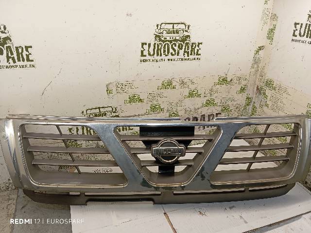 Grelha do radiador Nissan Patrol Y61