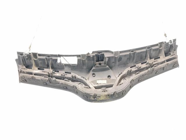 623829911R RENAULT Молдинг решетки радиатора купить в Кривой Рог