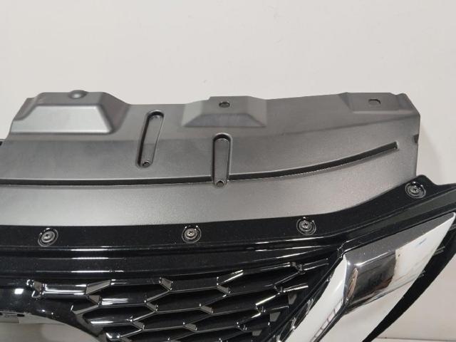 NISSAN 62398HV80A Решетка радиатора в наличии Хмельницкий