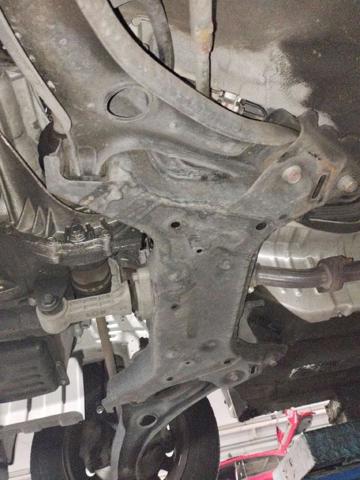 624001J000 HYUNDAI Подрамник передний купить в Ирпень