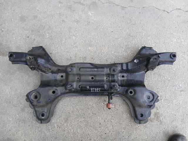 Viga de suspensão dianteira (plataforma veicular) 624001J000 HYUNDAI