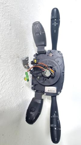 Comutador instalado na coluna da direção, montado Peugeot 407 6D