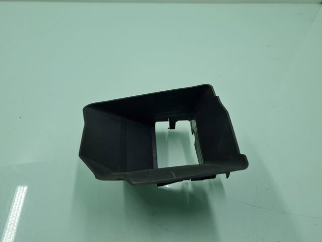 628108013R RENAULT Правый дефлектор радиатора купить в Черкассы