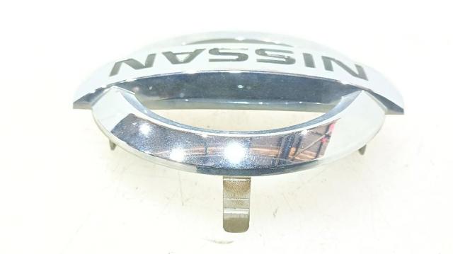62890EQ000 NISSAN Эмблема решетки радиатора купить в Киев