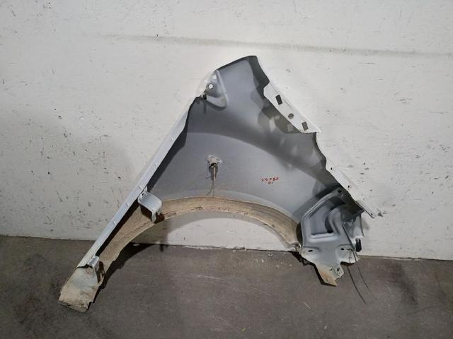 RENAULT 631016113R Крыло переднее левое в наличии Ужгород