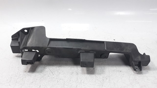 Consola superior de fixação do pára-lama dianteiro direito 631226477R Renault (RVI)