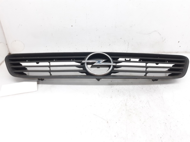 OPEL 6320066 Решетка радиатора в наличии Киев