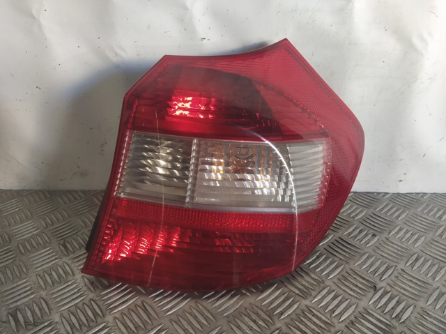 Grupo óptico traseiro direito - Fume' / BMW Red - Série 1 - E87/E81 - M 63210397035