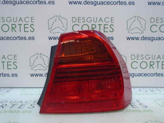 Lanterna traseira direita externa 63210406880 BMW