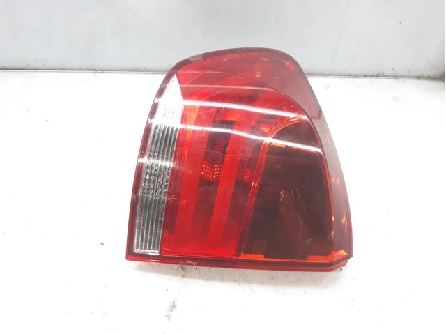 Lanterna traseira esquerda externa 63212992477 BMW