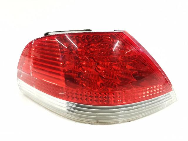 Lanterna traseira esquerda externa 63216914285 BMW