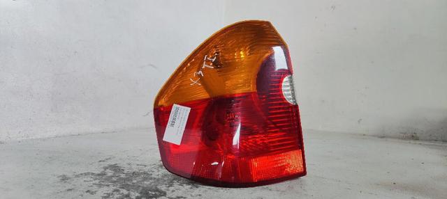 Lanterna traseira esquerda externa 63216990167 BMW