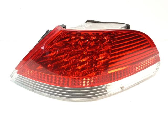 Lanterna traseira direita externa 63217164736 BMW