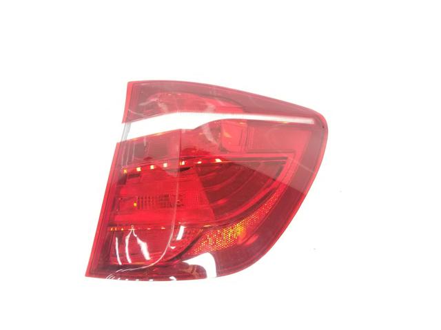 Lanterna traseira direita externa 63217220242 BMW