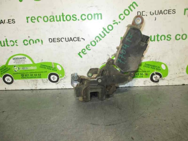 Fecho da porta traseira esquerda 63318FC010 Subaru