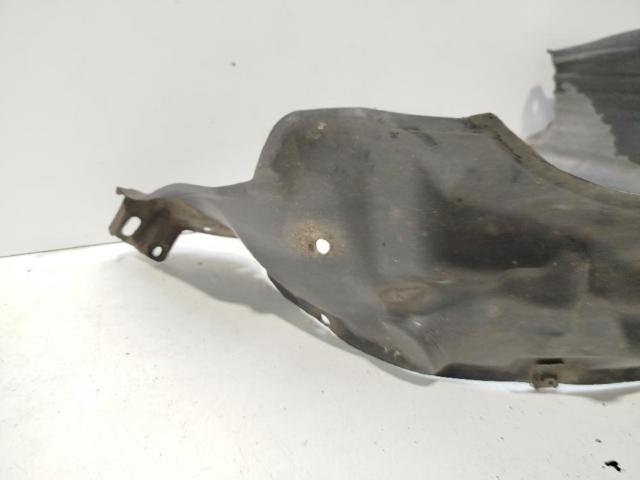 Guarda-barras direito do pára-lama dianteiro Nissan Primera P11