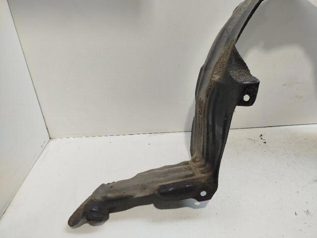 Guarda-barras direito do pára-lama dianteiro Nissan Primera P11