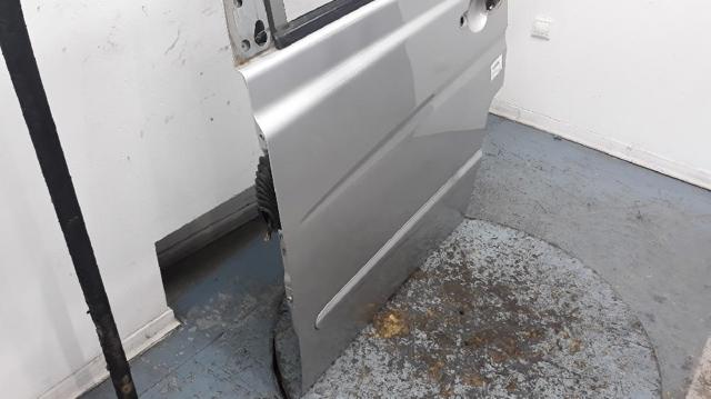 639720100528 MERCEDES Дверь передняя левая купить в Запорожье