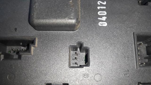 MERCEDES 6398200326 Блок комфорта передней двери в наличии Украина