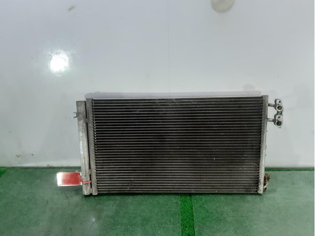 Condensador / radiador de ar condicionado para BMW 1 116 i M47N204D4 64539229021