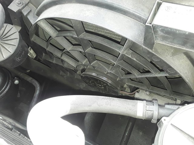 Ventilador (roda de aletas) do radiador de esfriamento 64546988915 BMW