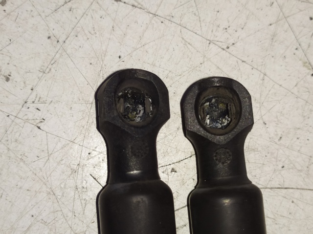 654706489R RENAULT Амортизатор капота купить в Ровно
