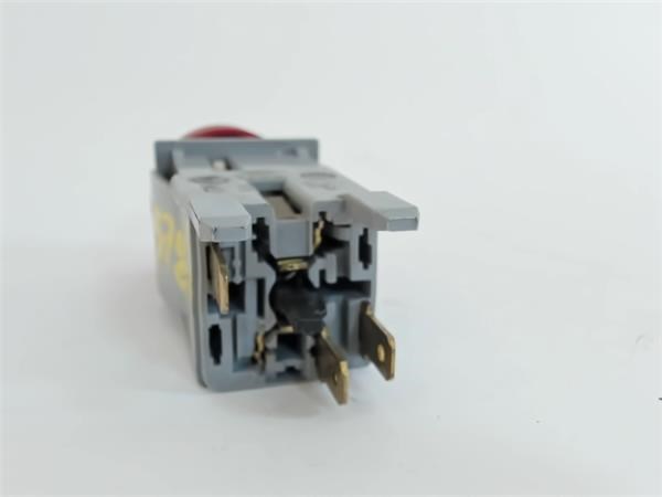 Botão de ativação do sinal de emergência Peugeot 306 7B