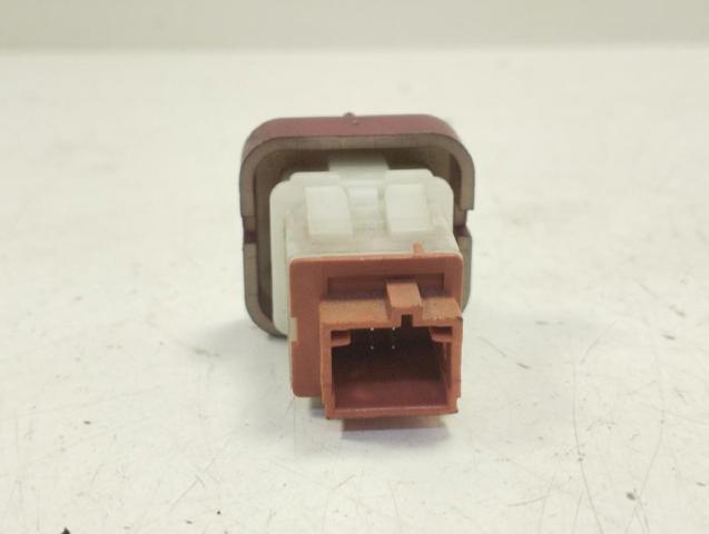 Botão de ativação do sinal de emergência Peugeot 407 6E