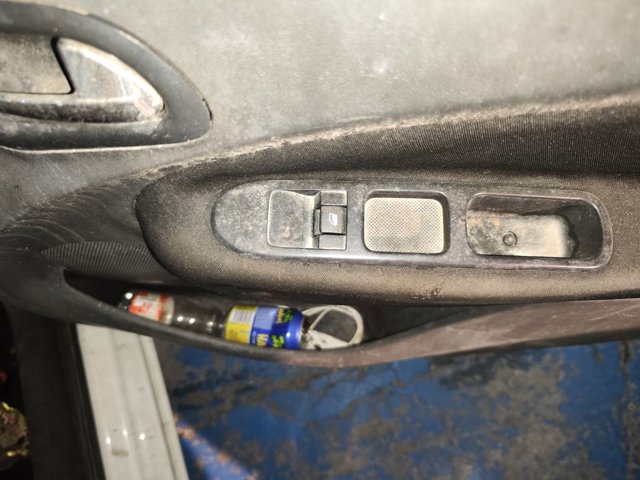 6554QK PEUGEOT Кнопка стеклоподъемника передняя купить в Черновцы