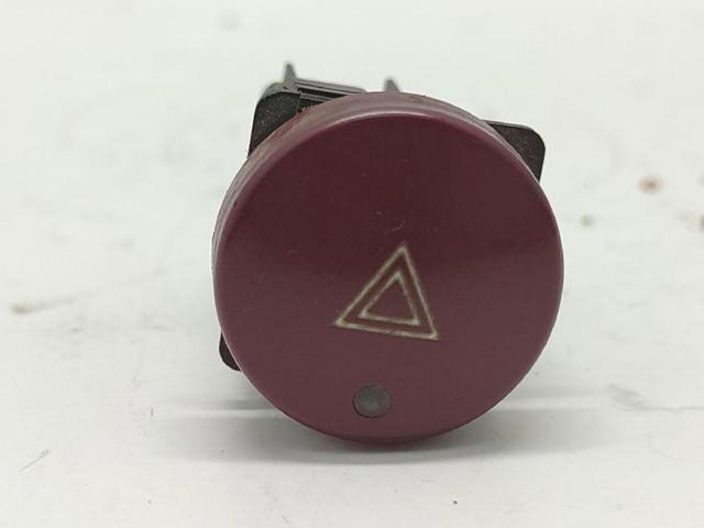 Botão de ativação do sinal de emergência Citroen Berlingo M